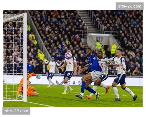 阿森纳零封切尔西展现英超最强防线 定位球成制胜关键 阿森纳零封切尔西展现英超最强防线 定位球成制胜关键